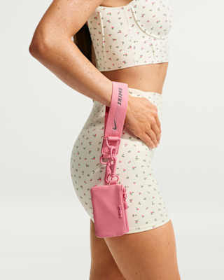 NikeSKIMS Clippable Pouch. Nike.com